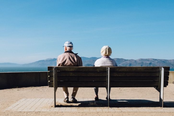 Ortezy i protezy dla seniora – jak wspomóc układ ruchu po 65 roku życia?